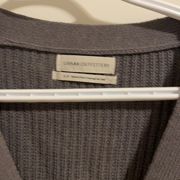 small grey cropped cardigan from urban outfitters - Picture 2 of 2